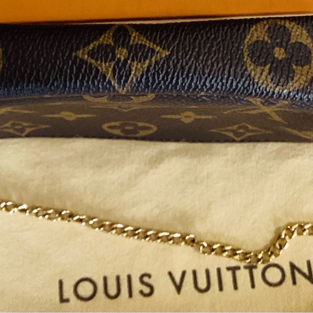 Authentic Louis Vuitton Pink Monogram Canvas Giraffe Print Pochette - Picture 5 of 15